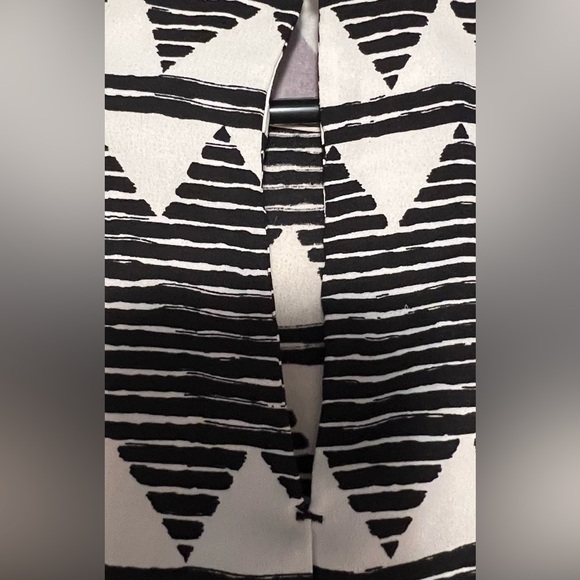 Women’s dress - Picture 2 of 3